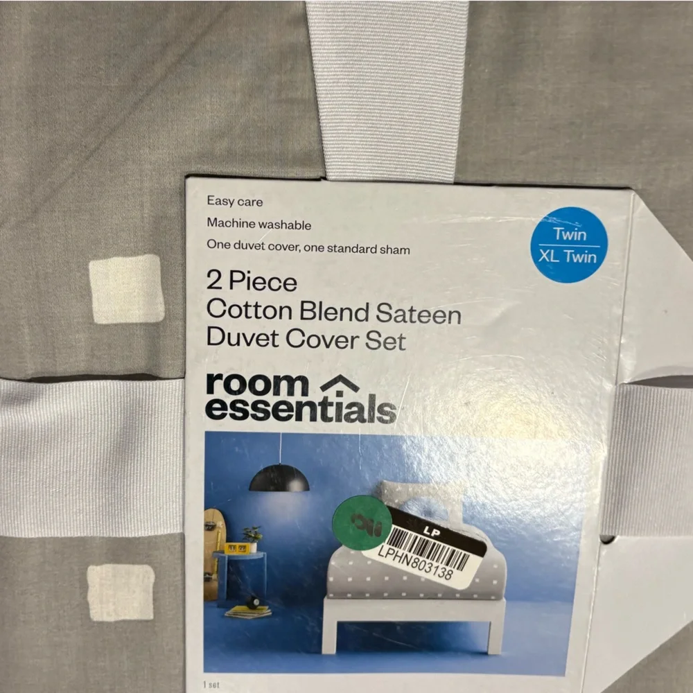 ROOM ESSENTIALS NWT 2pc cotton blend sateen duvet cover set -gray/white -twin